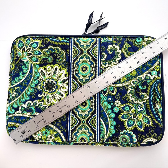 Vera Bradley LIKE NEW Rhythm & Blues Quilted Laptop Case - Picture 10 of 11